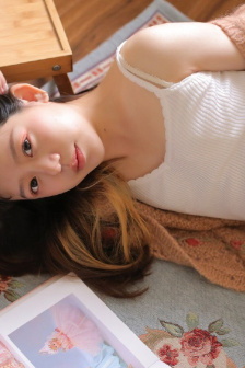 《年轻女教师》在线